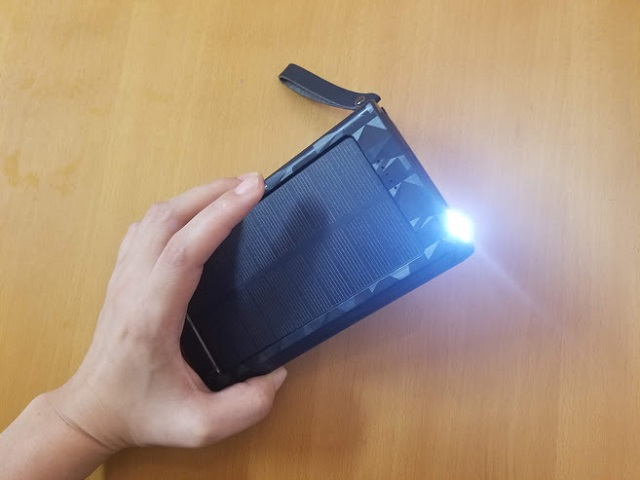 LED機能(横のボタンを長押し)